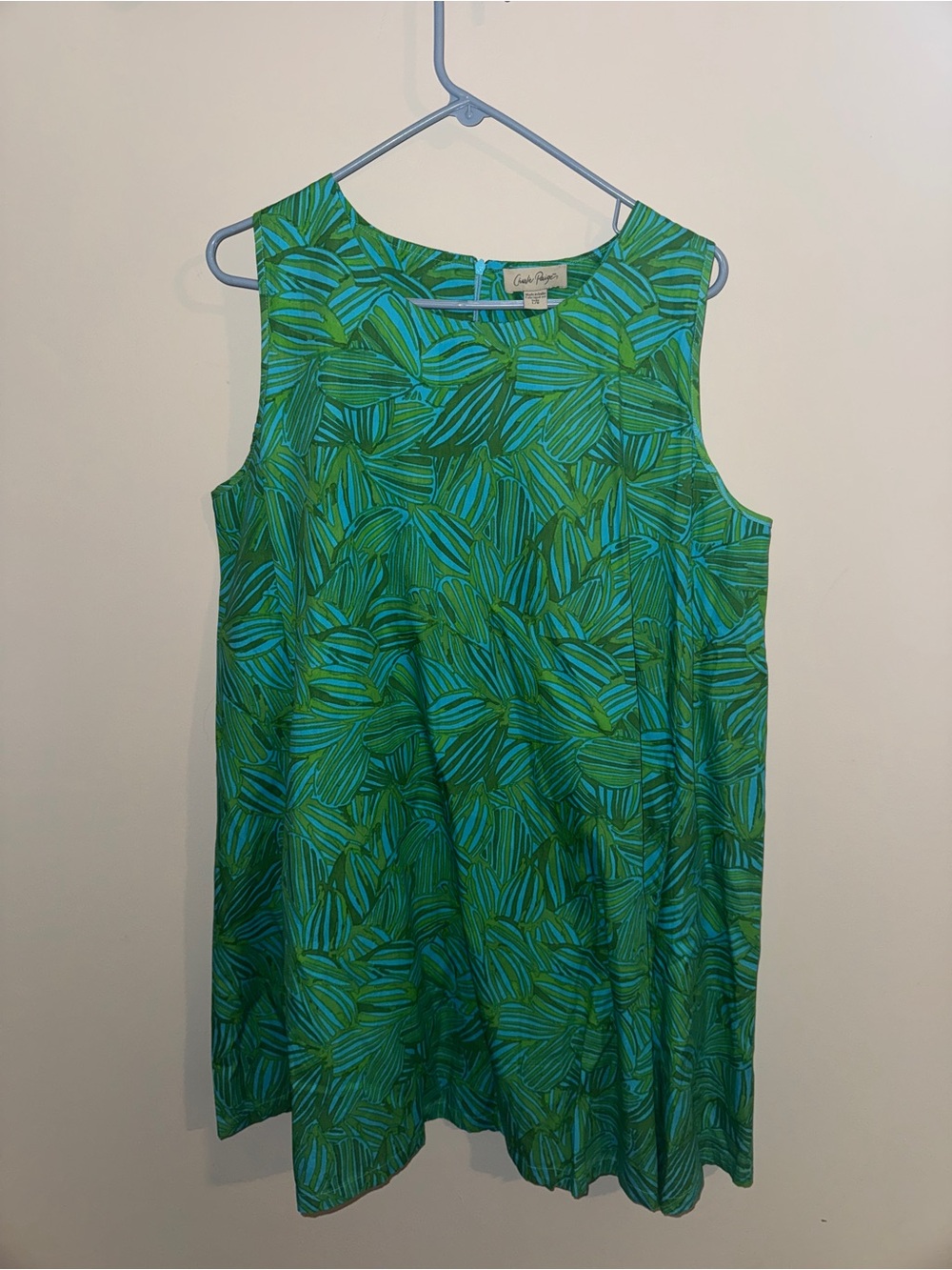 Charlie Paige Green Leaf Print Sleeveless Shift Dress